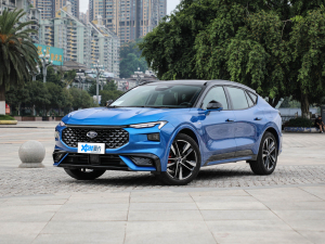 2022款EcoBoost 245 ST-Line 左前45度