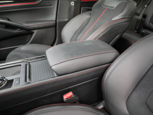 2022EcoBoost 245 ST-Line g