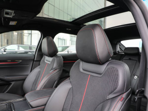 2022EcoBoost 245 ST-Line g