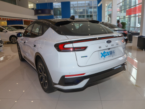 2022款EcoBoost 245 运动版 左后45度