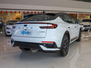 2022款EcoBoost 245 运动版 右后45度