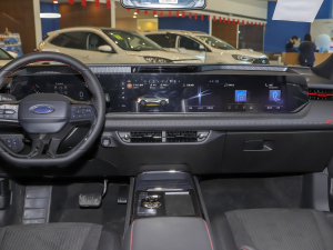 2022EcoBoost 245 \Ӱ п_