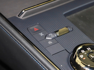 2022EcoBoost 245 \Ӱ п؅^