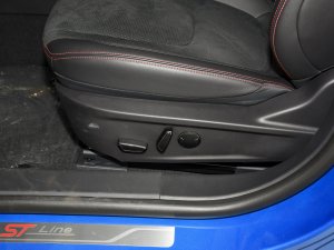 2022款改款 EcoBoost 245 ST-Line 主驾驶座椅调节