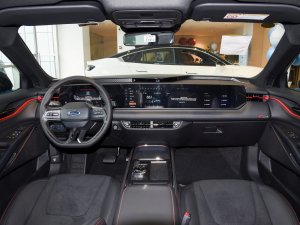 2022款改款 EcoBoost 245 ST-Line 内饰全景