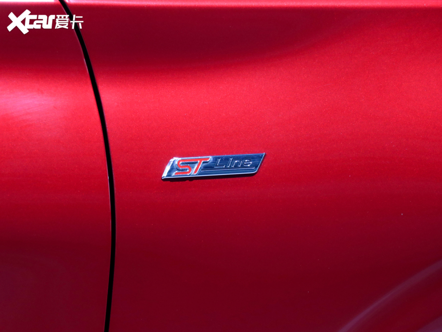 2022ɵϚW EcoBoost 245 ST-Line