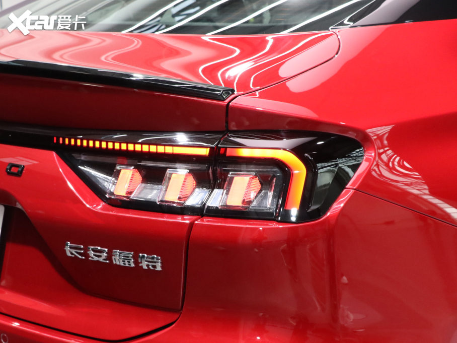 2022ɵϚW EcoBoost 245 ST-Line