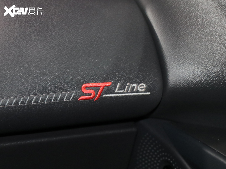 2022ɵϚW EcoBoost 245 ST-Line