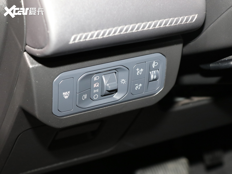 2022ɵϚW EcoBoost 245 ST-Line