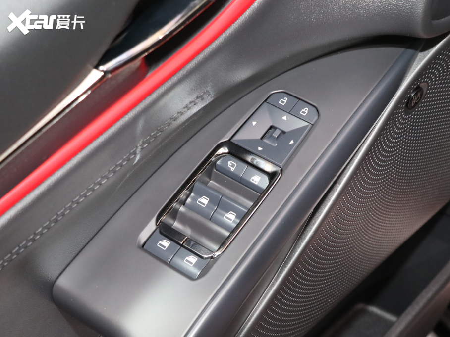 2022ɵϚW EcoBoost 245 ST-Line