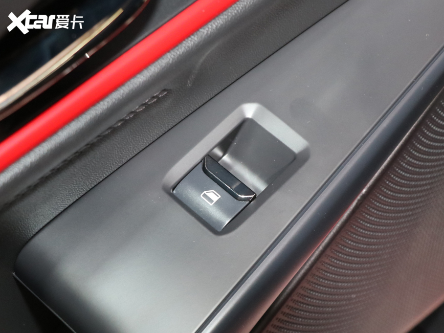 2022ɵϚW EcoBoost 245 ST-Line