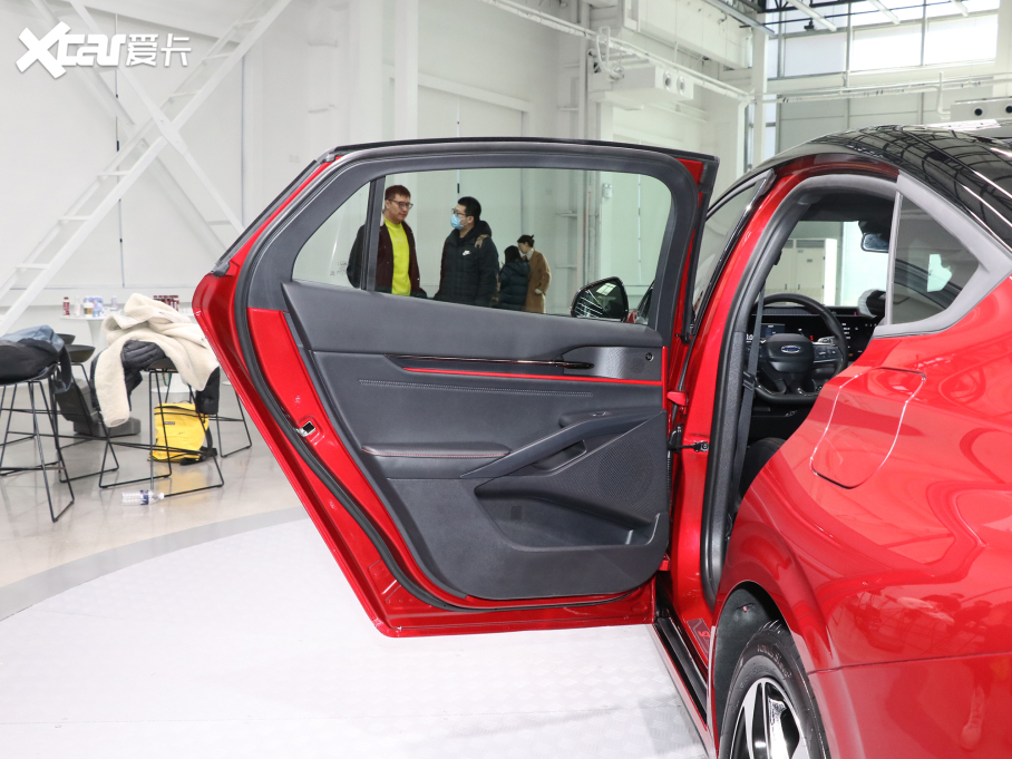 2022ɵϚW EcoBoost 245 ST-Line