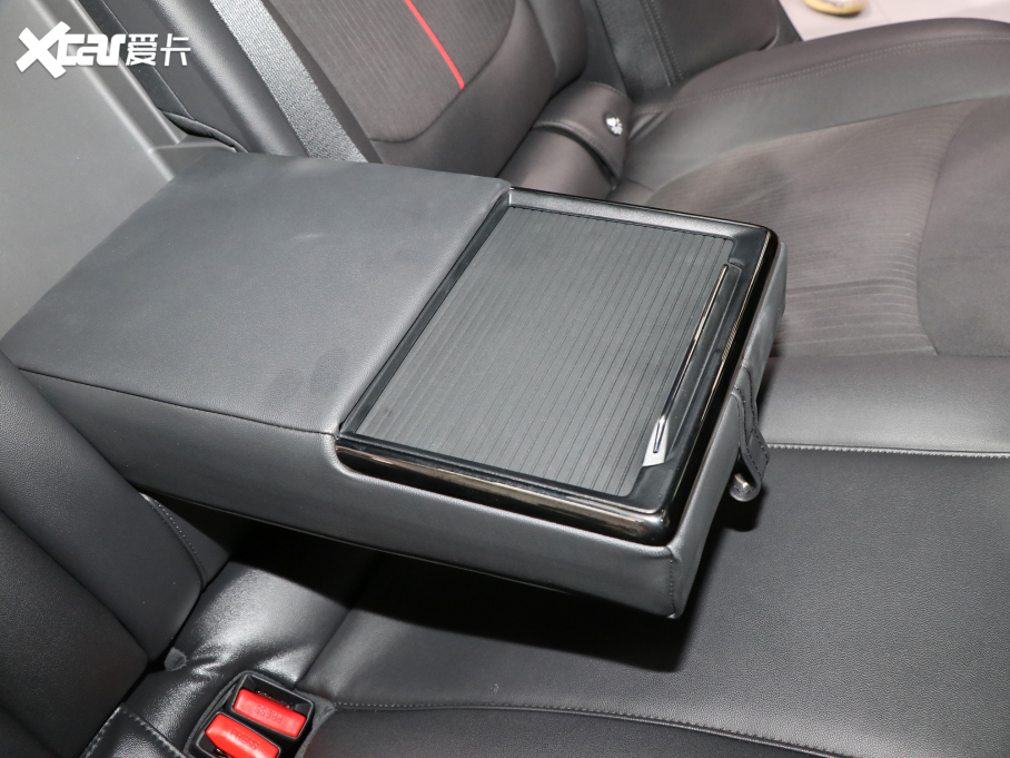 2022ɵϚW EcoBoost 245 ST-Line