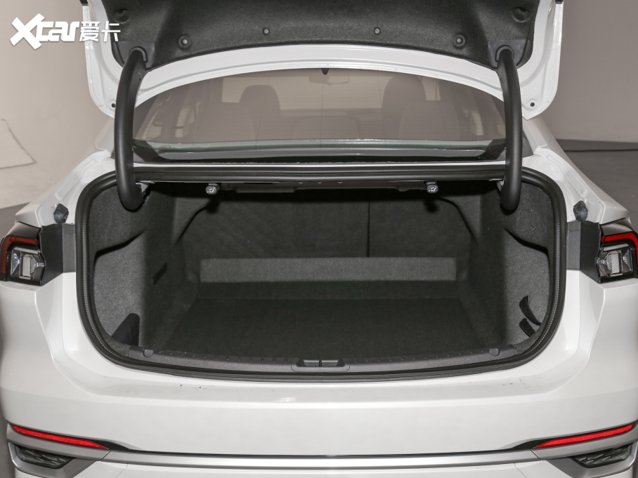 2022ɵϚW EcoBoost 245 r