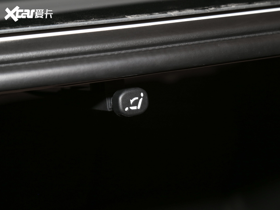 2022ɵϚW EcoBoost 245 r