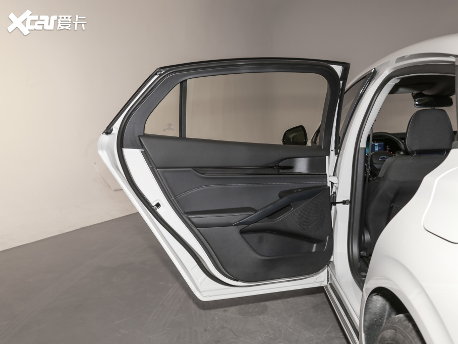 2022ɵϚW EcoBoost 245 r