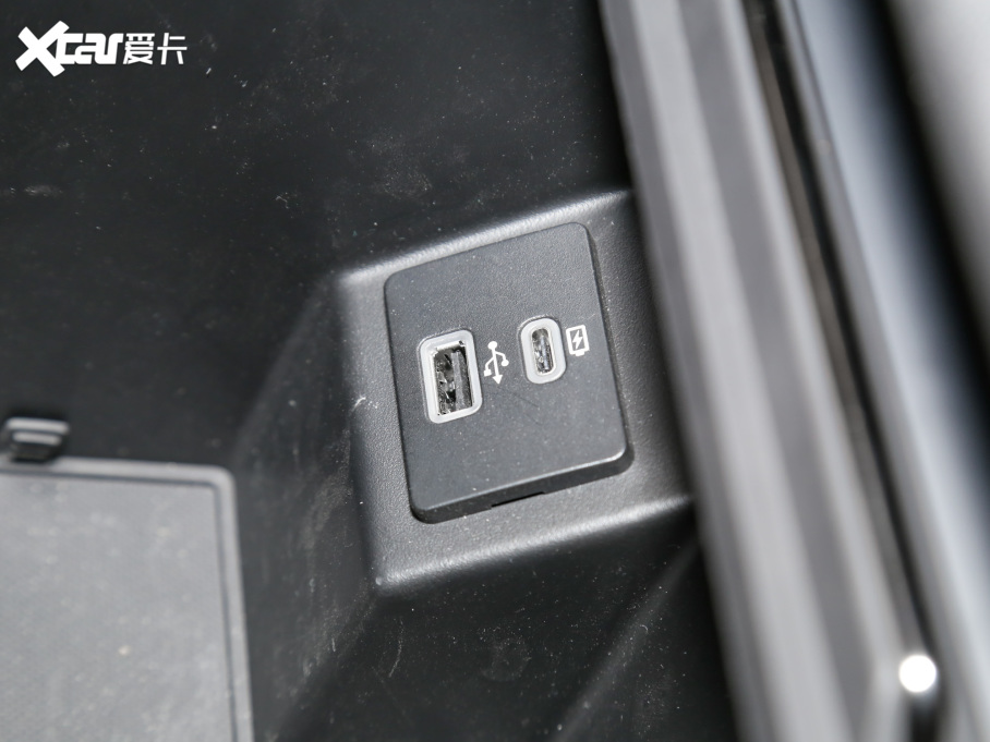 2022ɵϚW EcoBoost 245 r