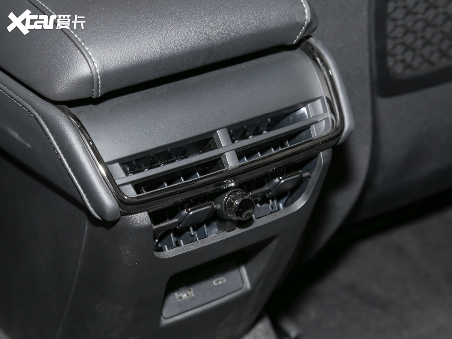 2022ɵϚW EcoBoost 245 r