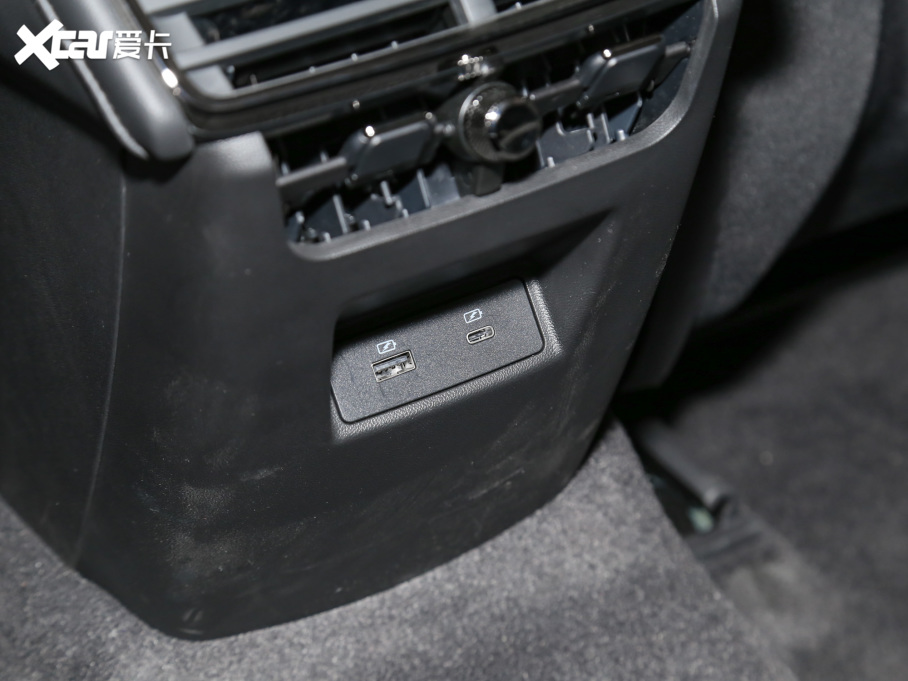 2022ɵϚW EcoBoost 245 r