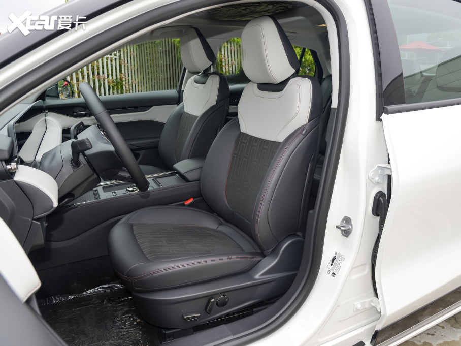 2022ɵϚW EcoBoost 245 A