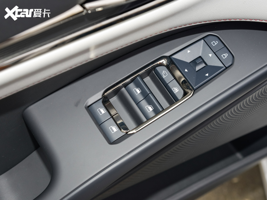 2022ɵϚW EcoBoost 245 A