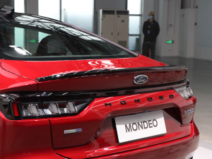 2022EcoBoost 245 ST-Line ^