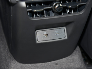 2022Ŀ EcoBoost 245 ST-Line п؅^