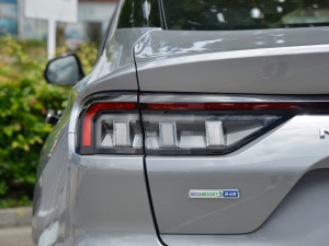 2022Ŀ EcoBoost 245 A  ^