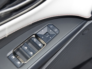 2022Ŀ EcoBoost 245 A  п؅^