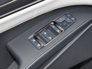 2022Ŀ EcoBoost 245 A  п؅^