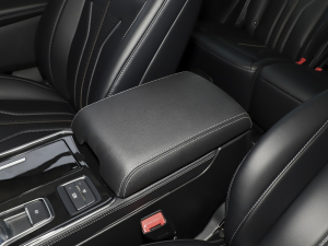 2022款PLUS EcoBoost 245 四驱铂锐型 7座 中央扶手箱