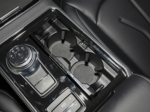 2022款PLUS EcoBoost 245 四驱铂锐型 7座 前排杯架