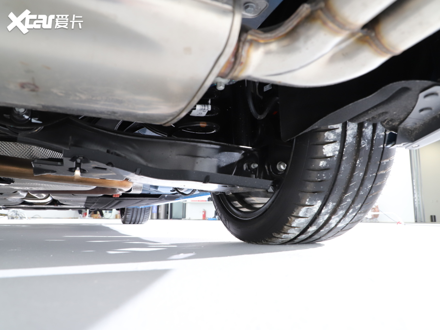 2022˹  EcoBoost 180 ԄST Line