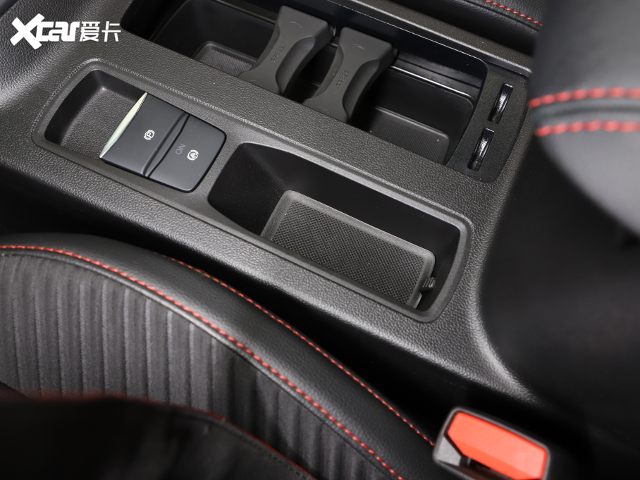 2022˹  EcoBoost 180 ԄST Line