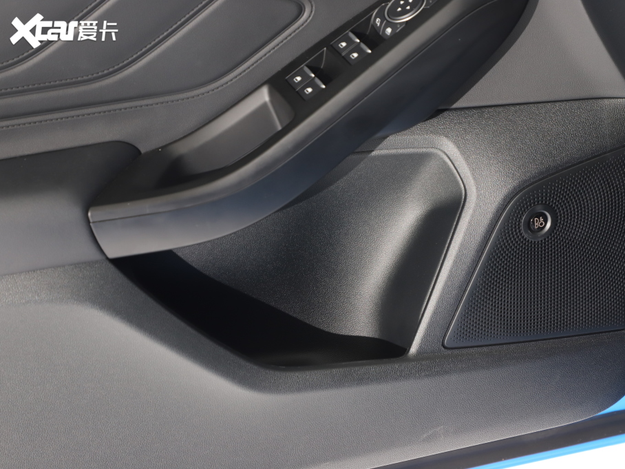 2022˹  EcoBoost 180 ԄST Line