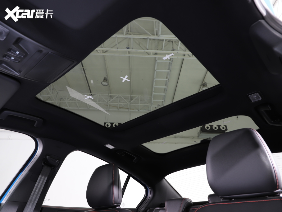 2022˹  EcoBoost 180 ԄST Line