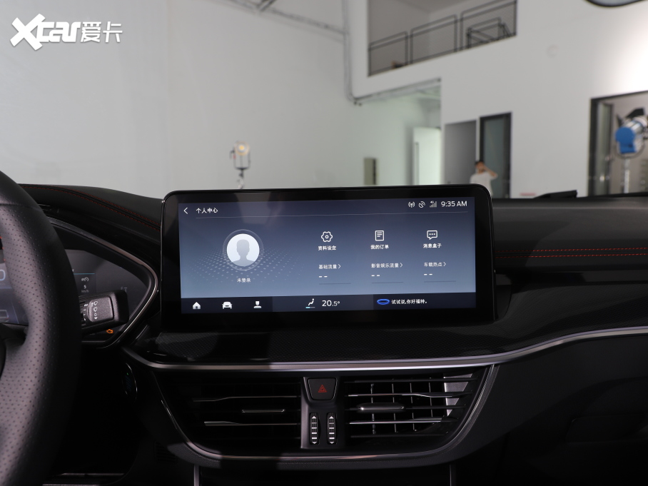 2022˹  EcoBoost 180 ԄST Line