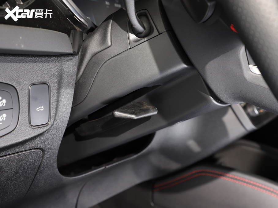 2022˹  EcoBoost 180 ԄST Line