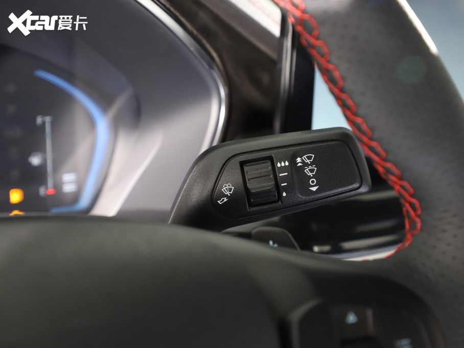 2022˹  EcoBoost 180 ԄST Line