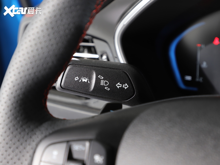 2022˹  EcoBoost 180 ԄST Line