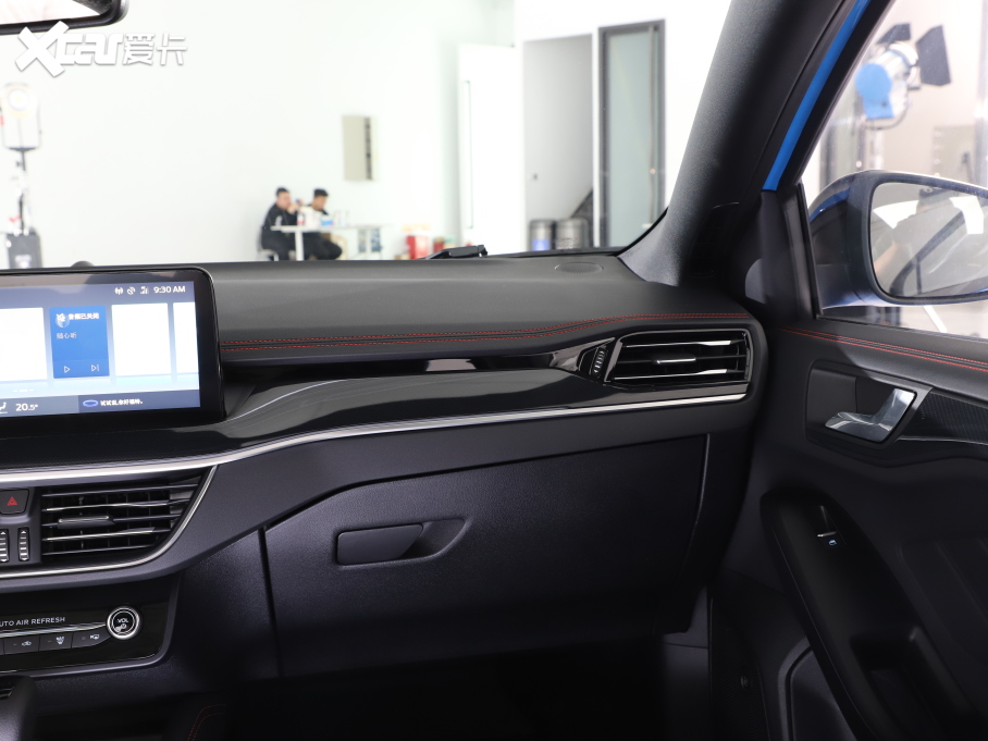 2022˹  EcoBoost 180 ԄST Line