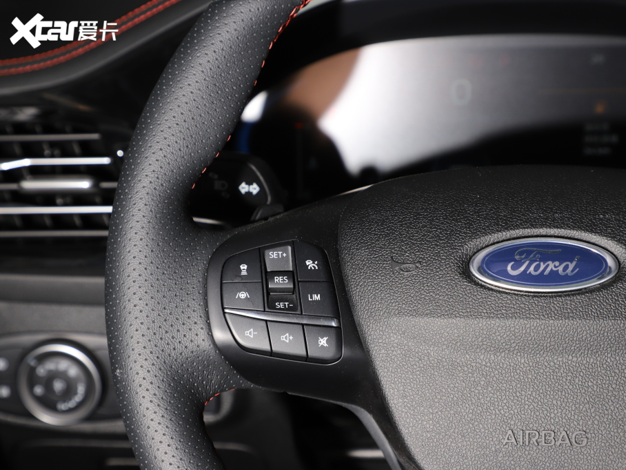 2022˹  EcoBoost 180 ԄST Line