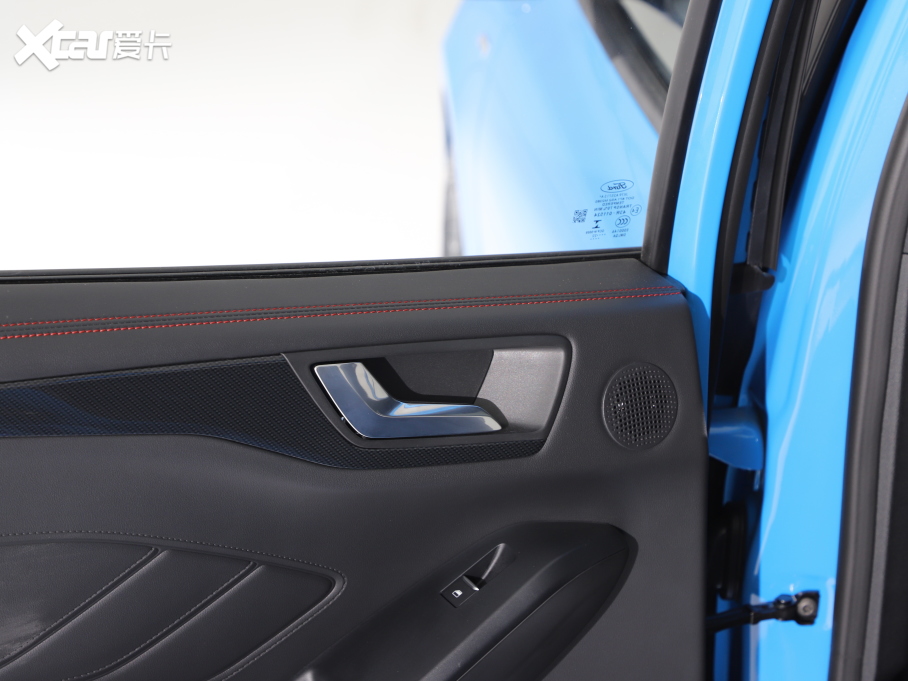 2022˹  EcoBoost 180 ԄST Line