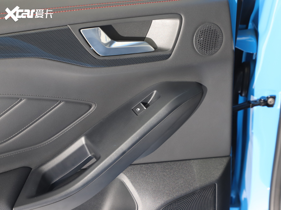 2022˹  EcoBoost 180 ԄST Line