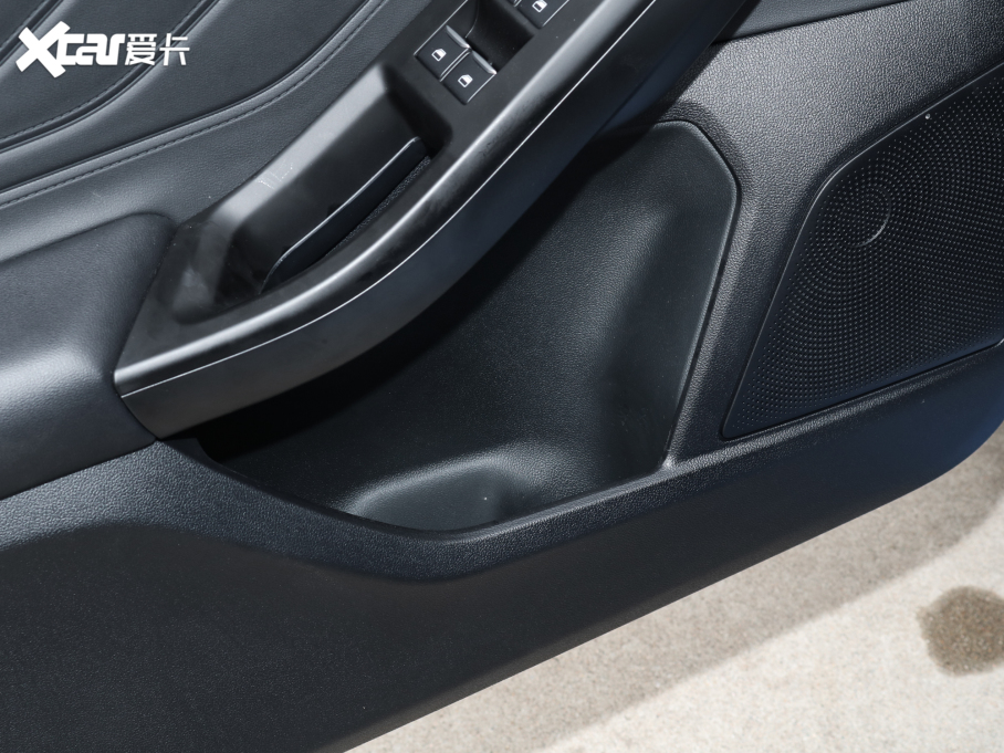 2022˹  EcoBoost 180 ԄS