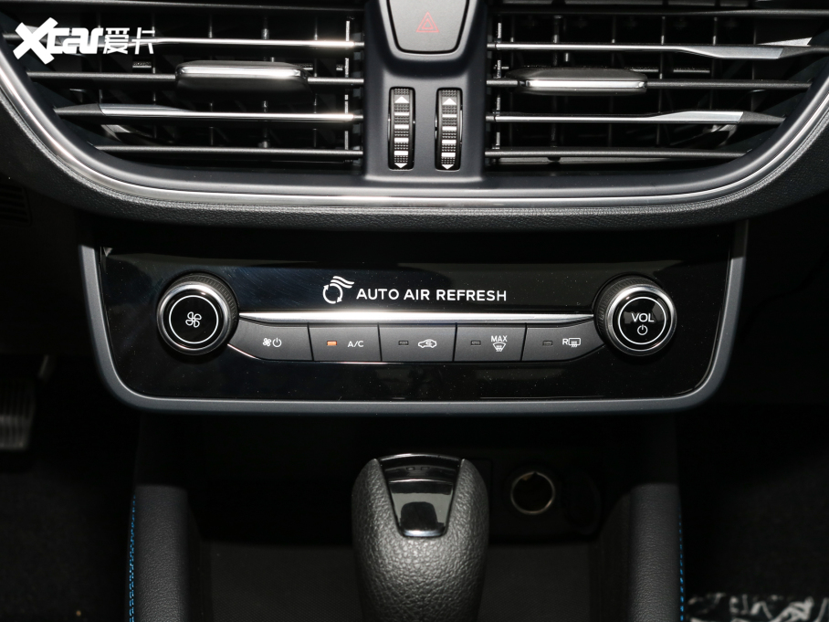 2022˹  EcoBoost 180 ԄS