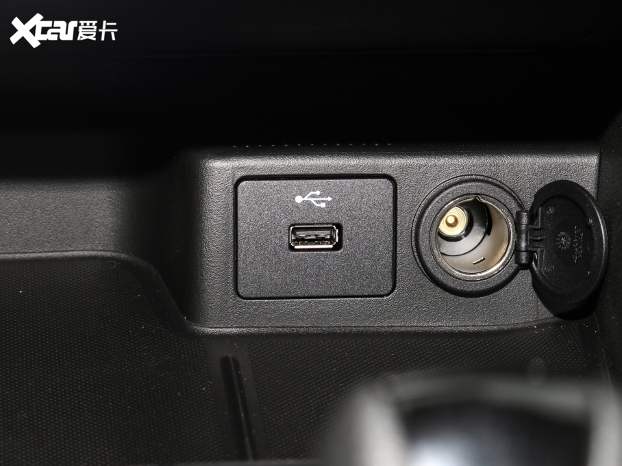 2022˹  EcoBoost 180 ԄS