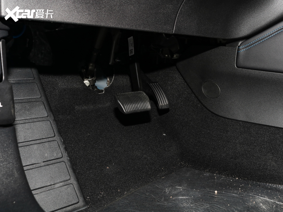 2022˹  EcoBoost 180 ԄS