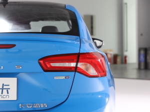 2022 EcoBoost 180 ԄST Line ^