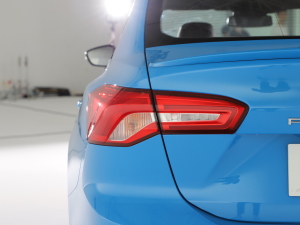 2022 EcoBoost 180 ԄST Line ^